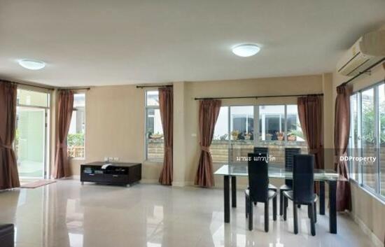 ให้เช่า บ้านแฝด2ชั้น 40ตรว. อยู่ถนน เลียบคลองสอง ซอยเดียวกับซาฟารีเวิลด์ ใกล้ห้างแฟชั่นไอส์แลนด์ ให้เช่า20,000/เดือน (ห้ามเลี้ยงสัตว์)